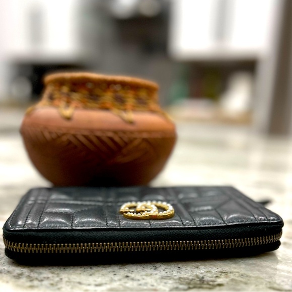 Gucci Authentic Black Calfskin Matelasse Leather Pearl Marmont Zip Around Wallet - Picture 7 of 11